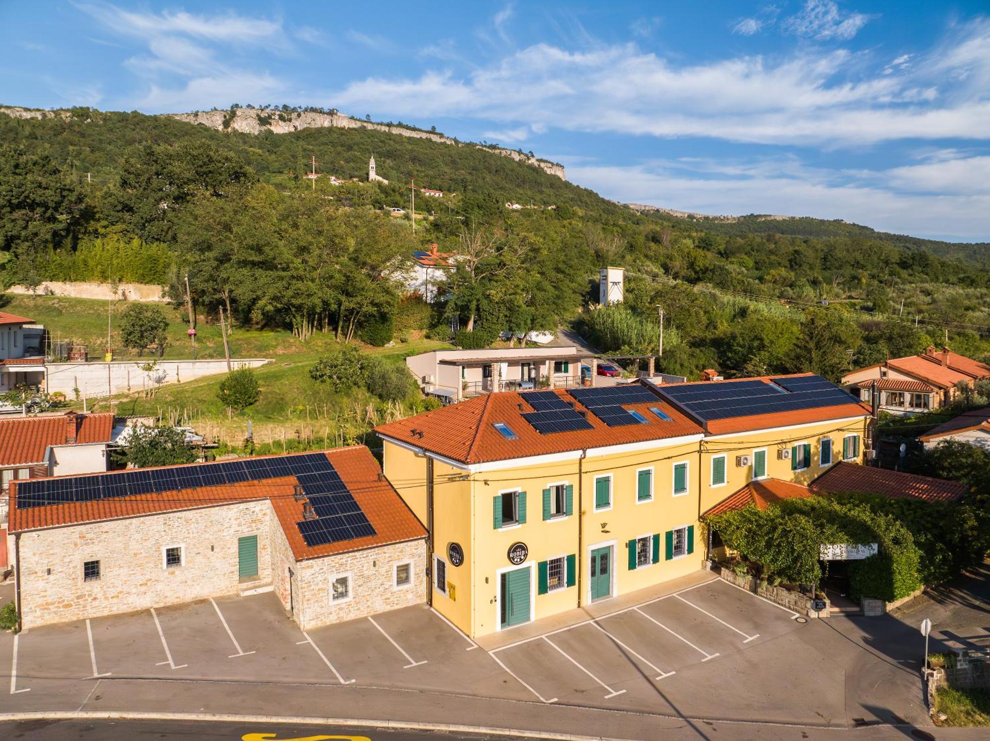 Vila Robida & Spa Crni Kal Exterior photo