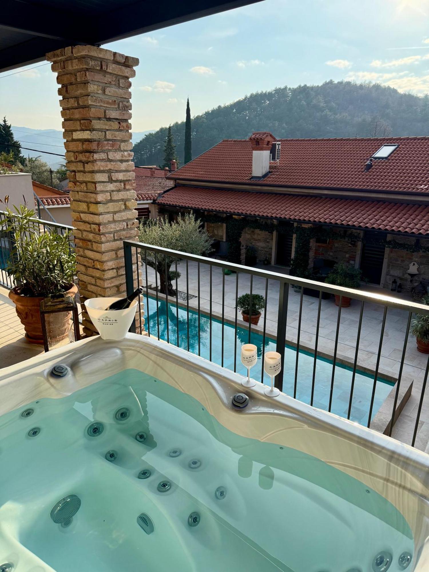 Vila Robida & Spa Crni Kal Exterior photo